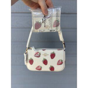 Coach Nolita 19